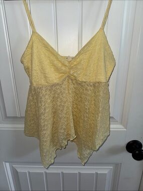 See You Monday Yellow Lace Handkerchief Hem Tank Top